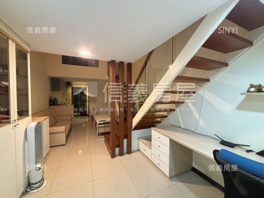 采舍七樓附車位房屋室內格局與周邊環境