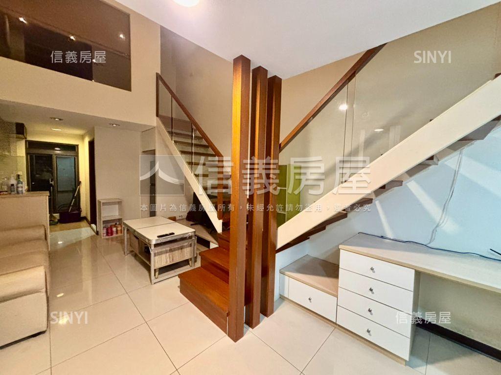 采舍七樓附車位房屋室內格局與周邊環境