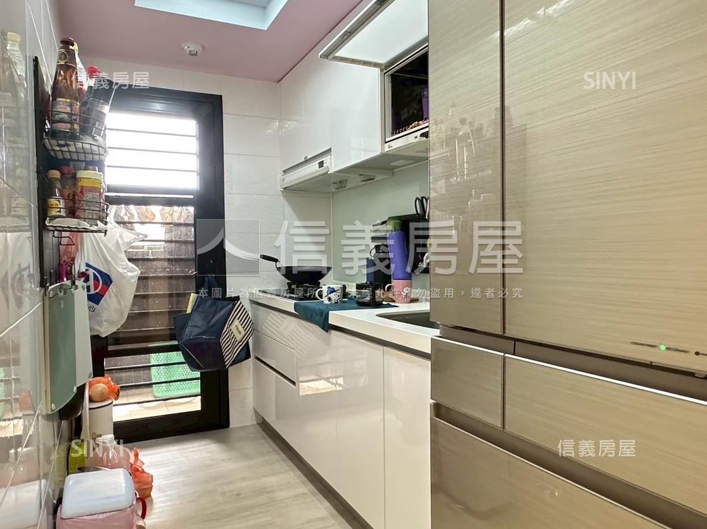 鴻築微風綠意盎然三房車位房屋室內格局與周邊環境