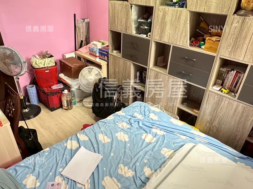 鴻築微風綠意盎然三房車位房屋室內格局與周邊環境