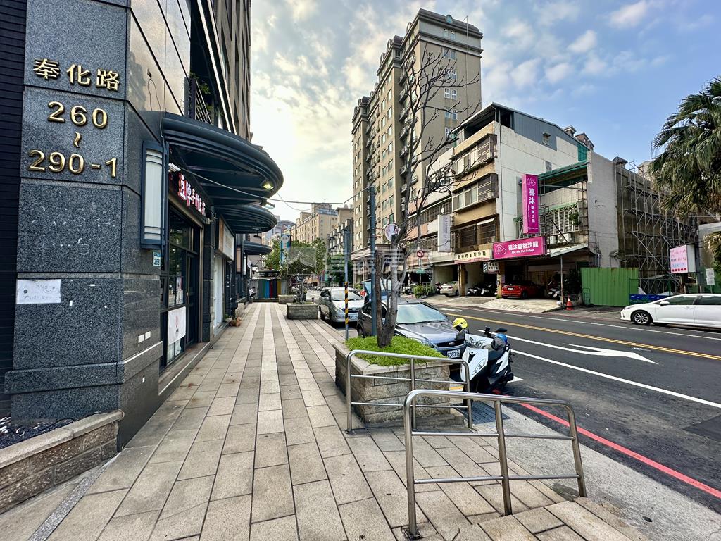 南崁阿曼區優質三房車位房屋室內格局與周邊環境