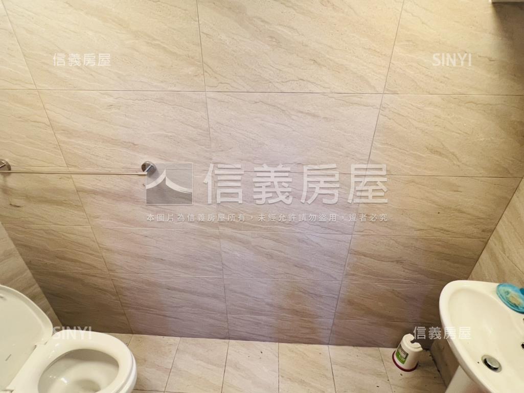 正重新路雅致雙層店面房屋室內格局與周邊環境
