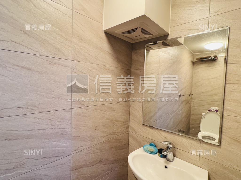 正重新路雅致雙層店面房屋室內格局與周邊環境