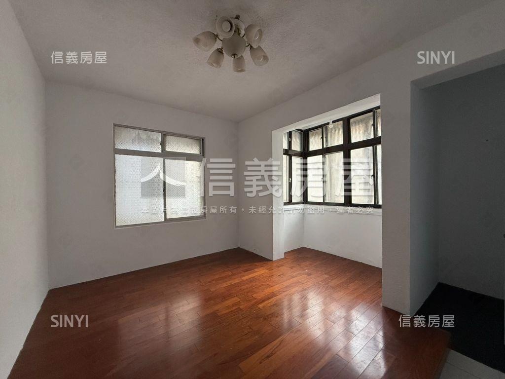 翡翠公寓四房房屋室內格局與周邊環境