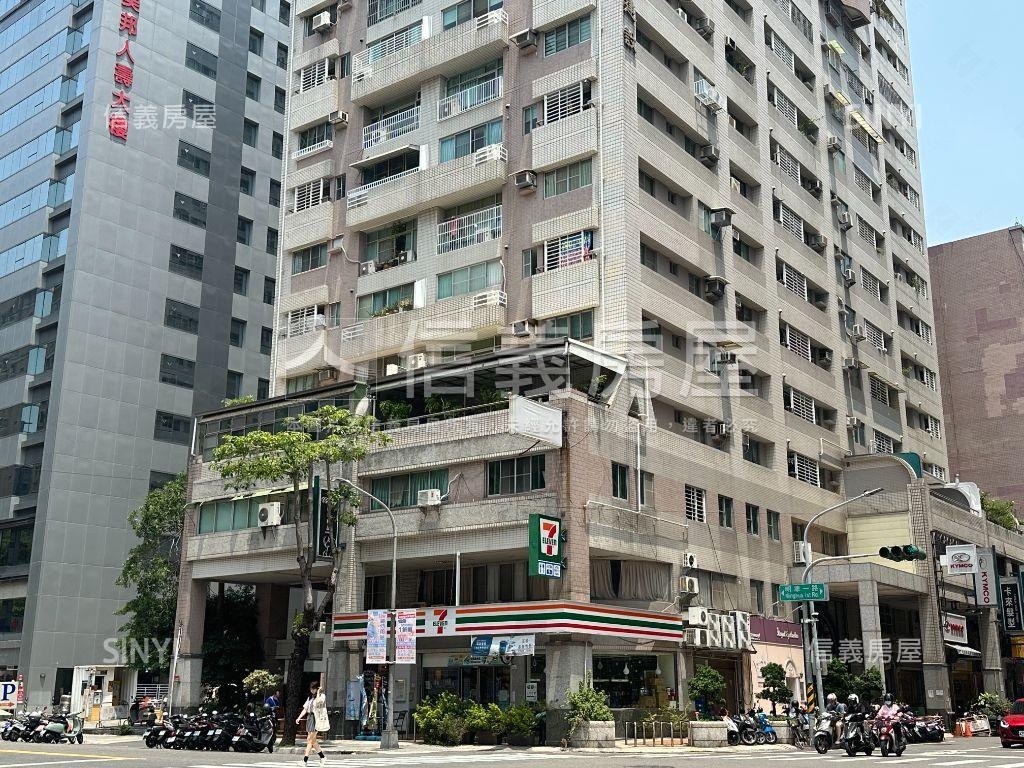 凹子底熱鬧精華店面土地房屋室內格局與周邊環境