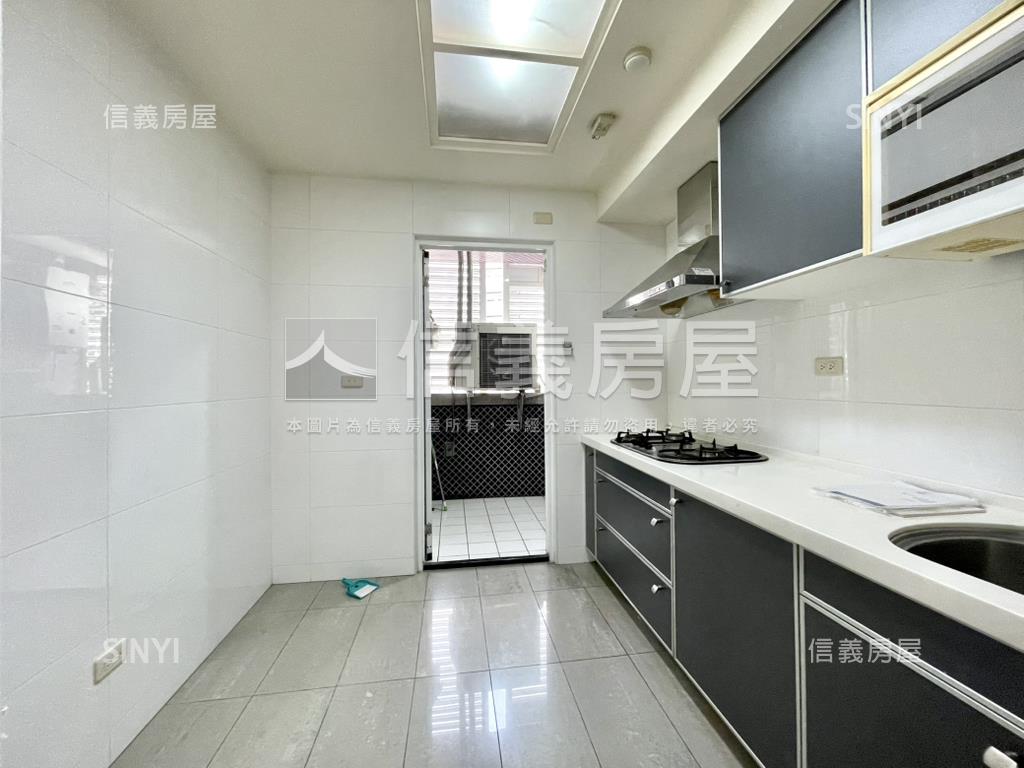 風尚薈萃學區宅兩房車位房屋室內格局與周邊環境