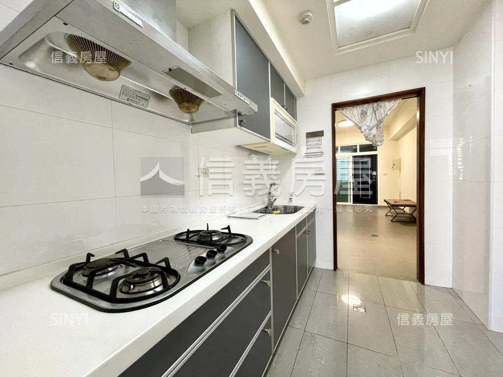 風尚薈萃學區宅兩房車位房屋室內格局與周邊環境