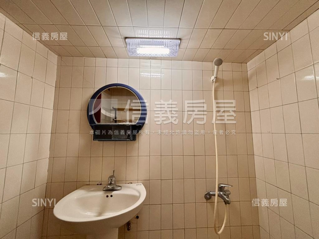 裕豐街面寬透天房屋室內格局與周邊環境