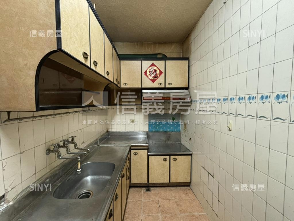 裕豐街面寬透天房屋室內格局與周邊環境