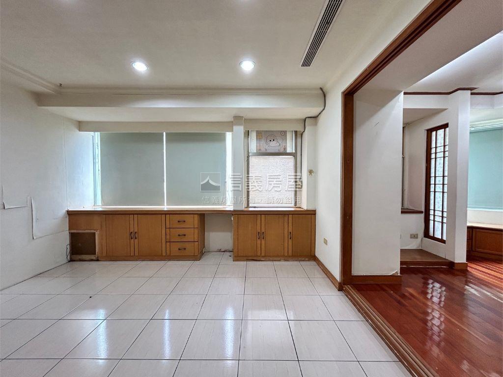 ∥台中風景線∥東區樹梢戶房屋室內格局與周邊環境