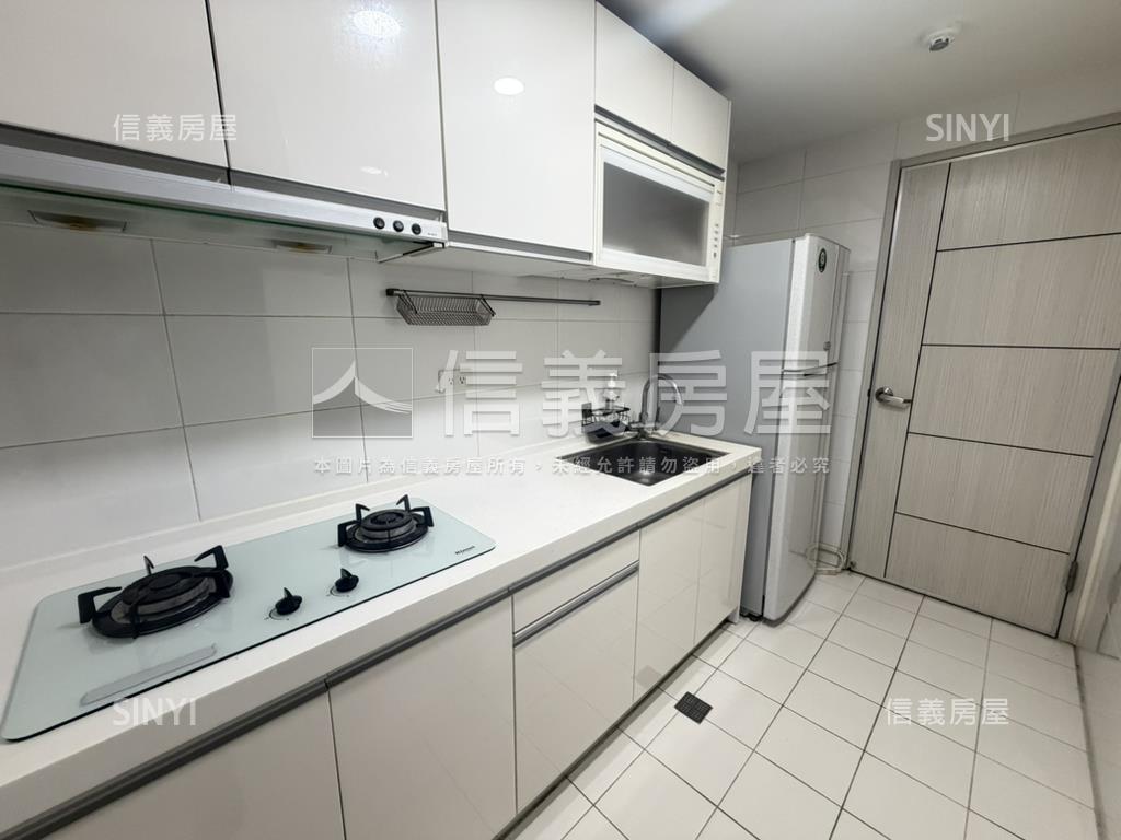 成大城精美裝潢三房房屋室內格局與周邊環境