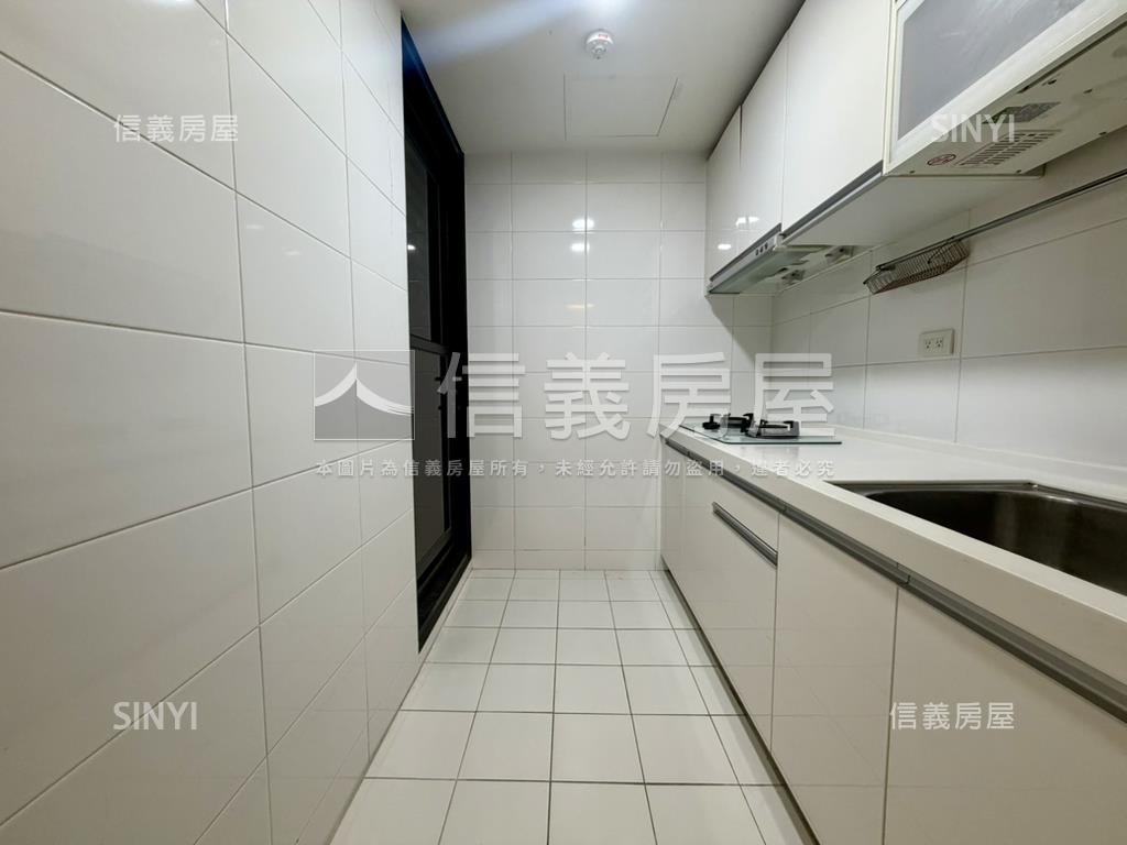 成大城精美裝潢三房房屋室內格局與周邊環境