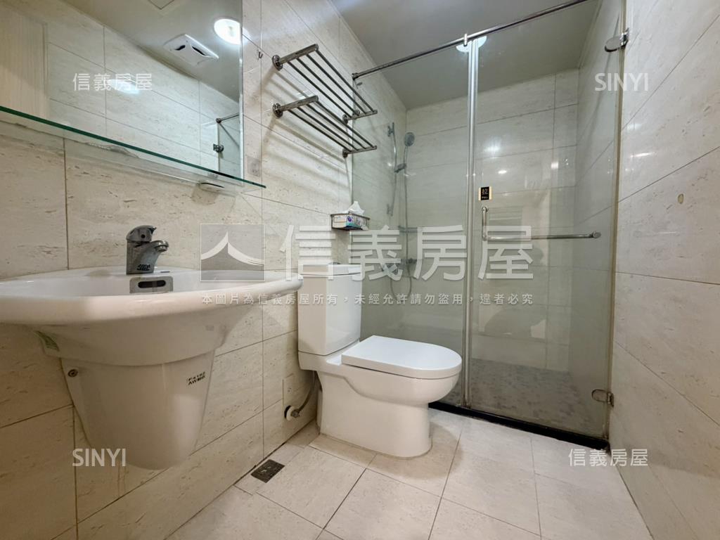 成大城精美裝潢三房房屋室內格局與周邊環境