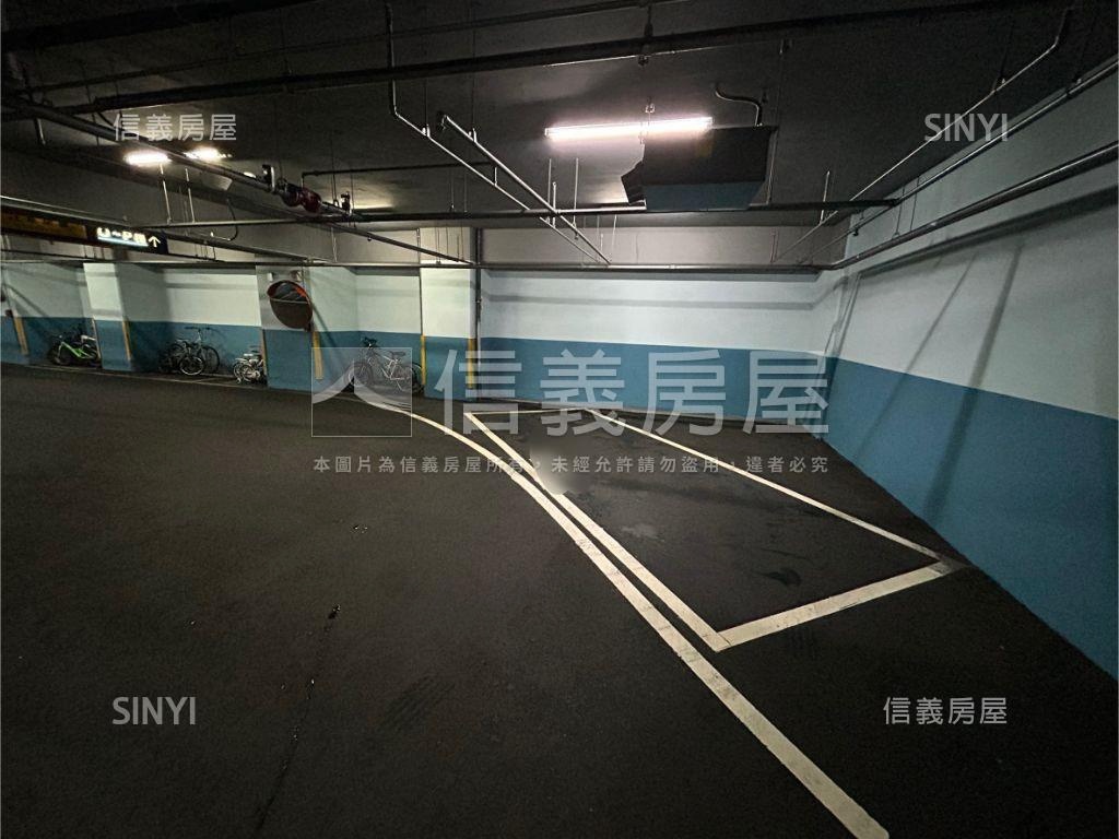 專任美河市四房車位房屋室內格局與周邊環境