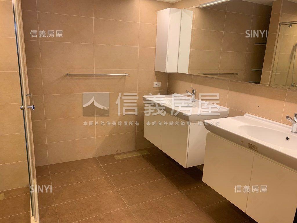 華爾道夫高樓豪邸房屋室內格局與周邊環境