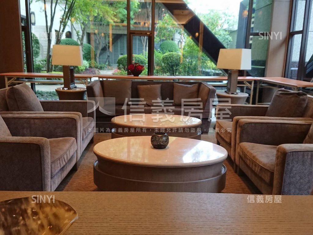 華爾道夫高樓豪邸房屋室內格局與周邊環境