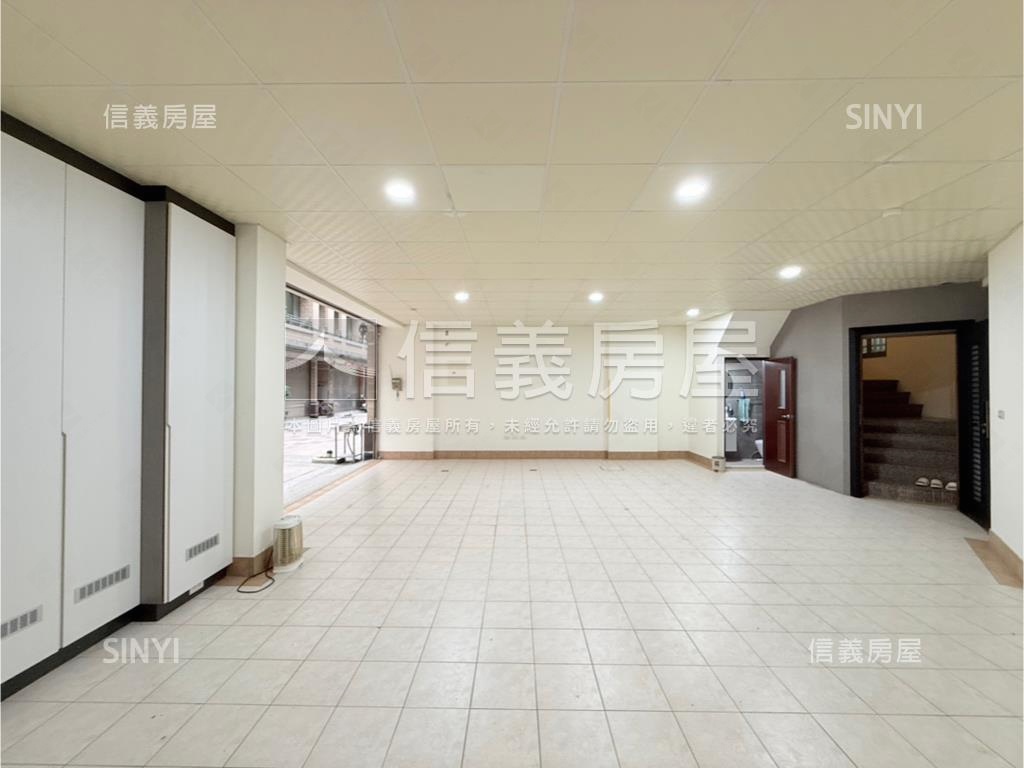 永大市角窗雙併車庫透天房屋室內格局與周邊環境