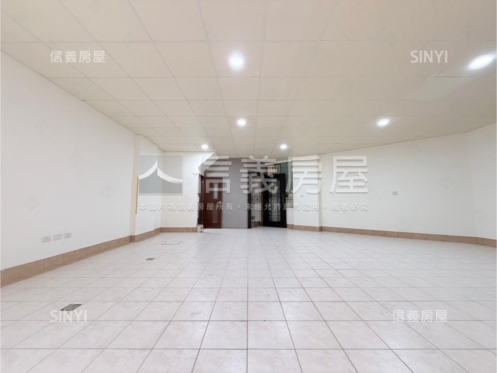 永大市角窗雙併車庫透天房屋室內格局與周邊環境