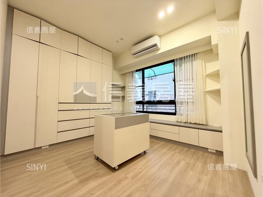 永大市角窗雙併車庫透天房屋室內格局與周邊環境