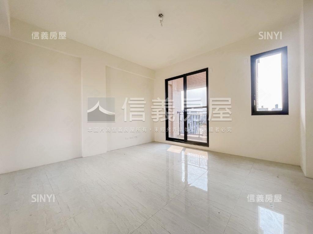 小港未入住社區型車庫透天房屋室內格局與周邊環境