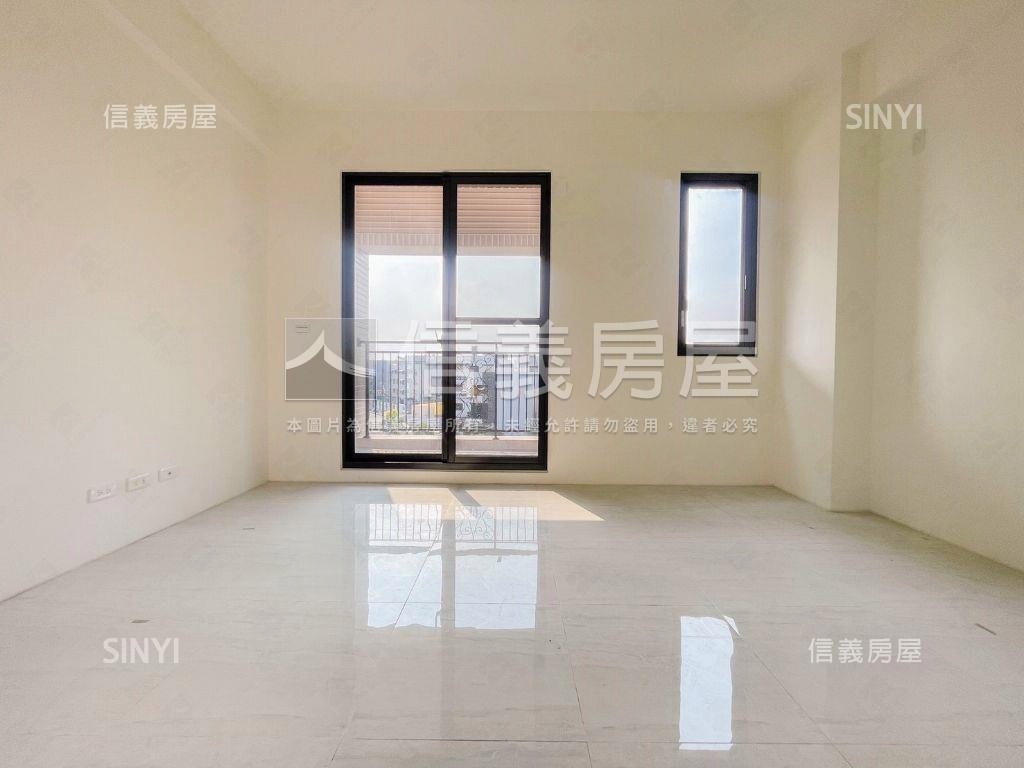 小港未入住社區型車庫透天房屋室內格局與周邊環境