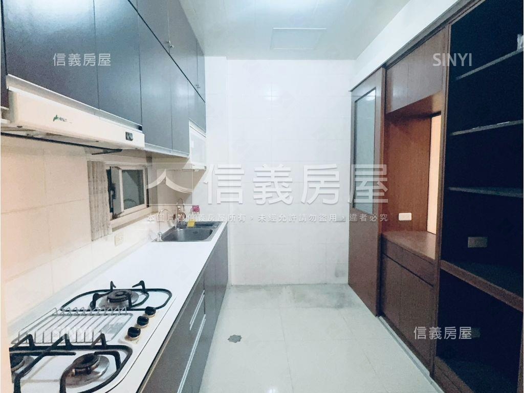 過嶺重劃區４房別墅房屋室內格局與周邊環境