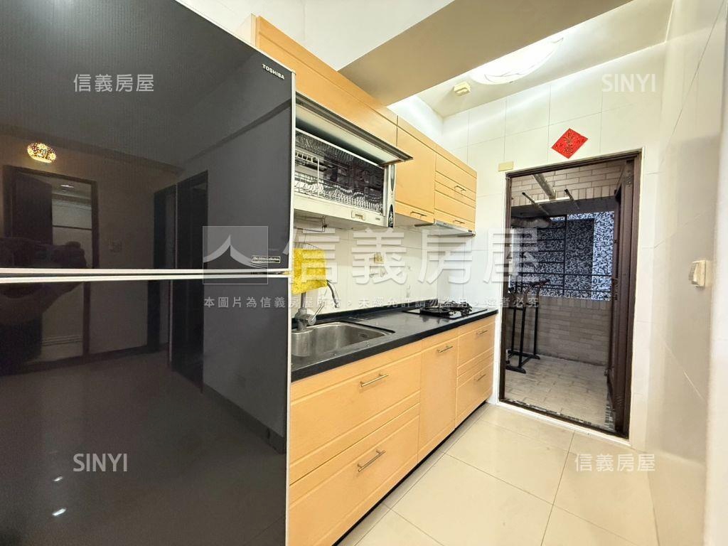 龍騰首席高樓三房平車房屋室內格局與周邊環境