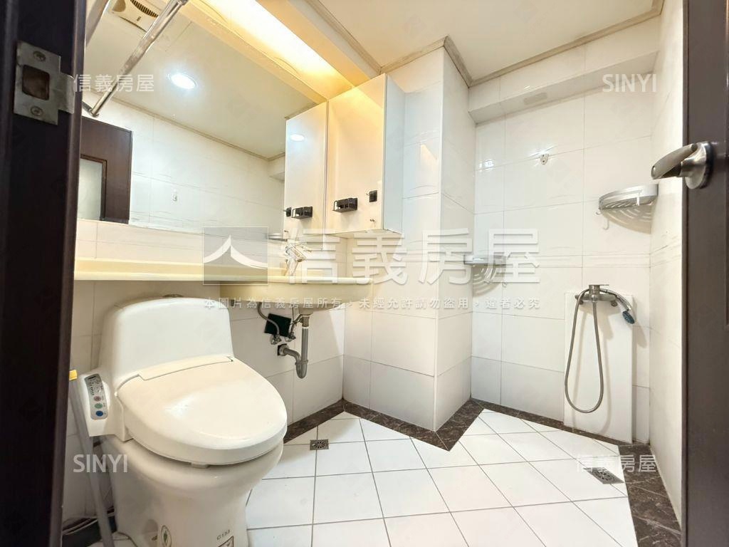 龍騰首席高樓三房平車房屋室內格局與周邊環境