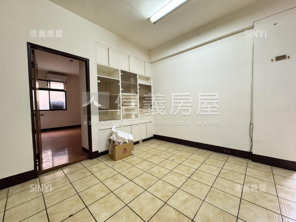 近Ｇ６捷運４房大空間房屋室內格局與周邊環境