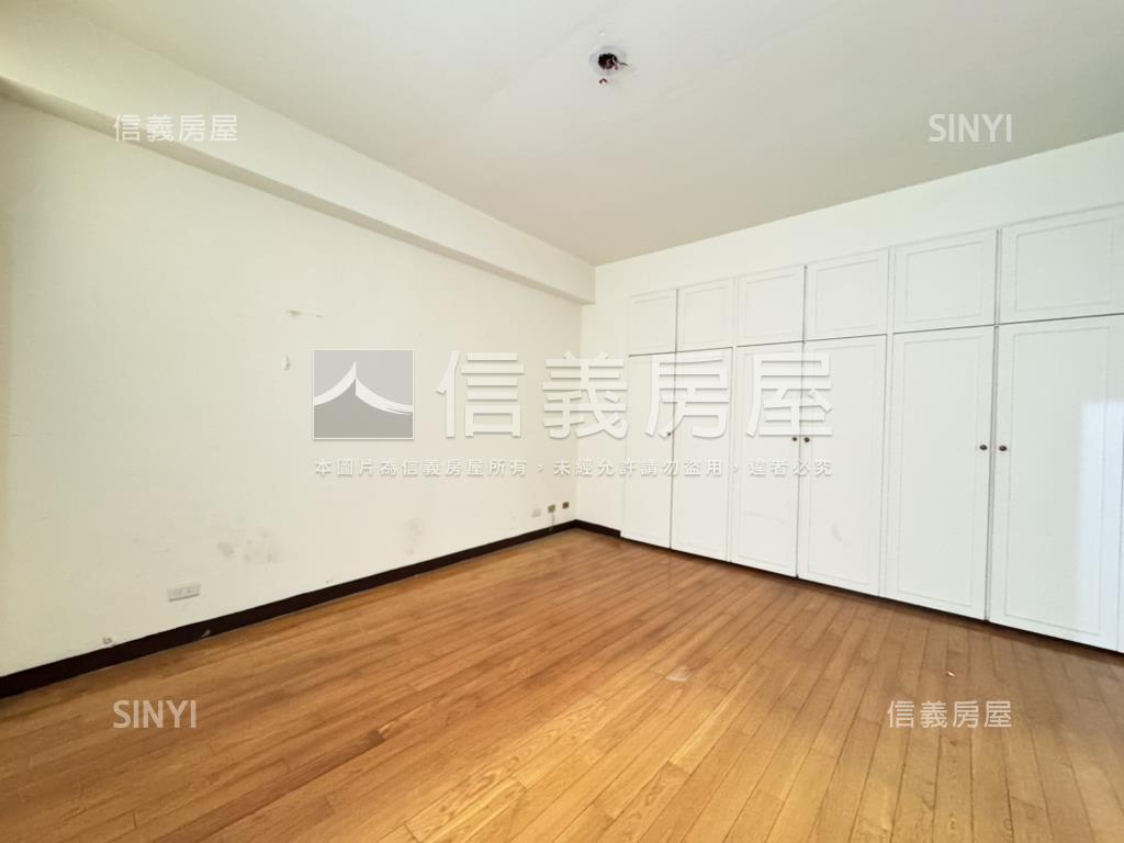 近Ｇ６捷運４房大空間房屋室內格局與周邊環境