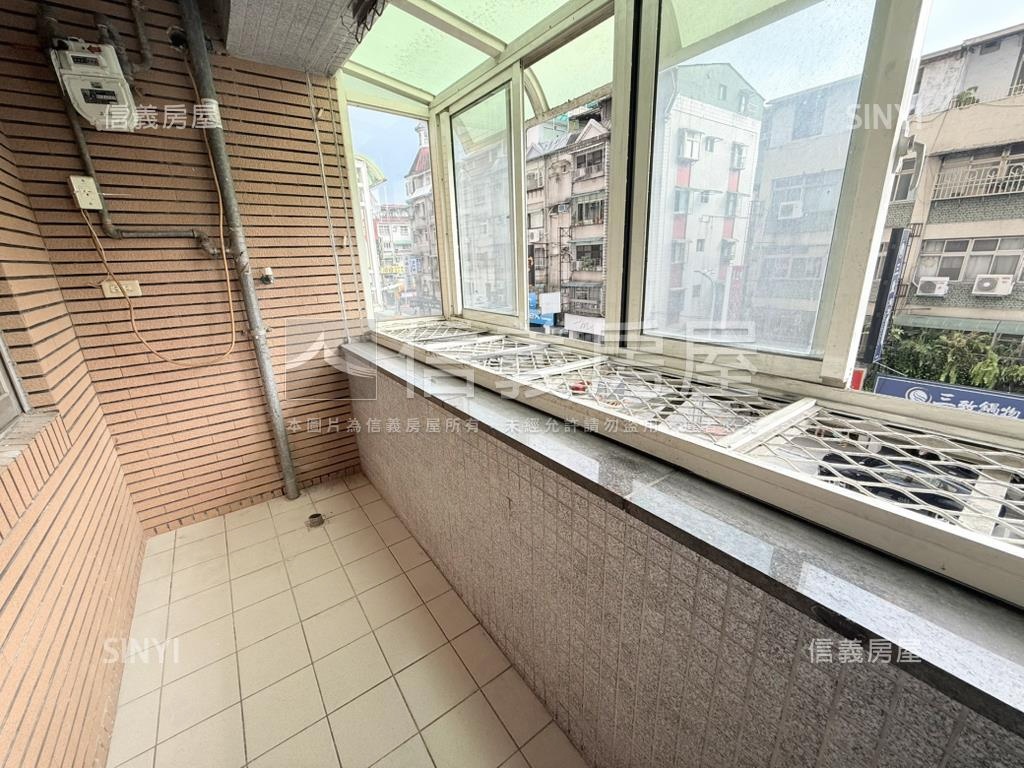 大椰林四房車位美屋房屋室內格局與周邊環境