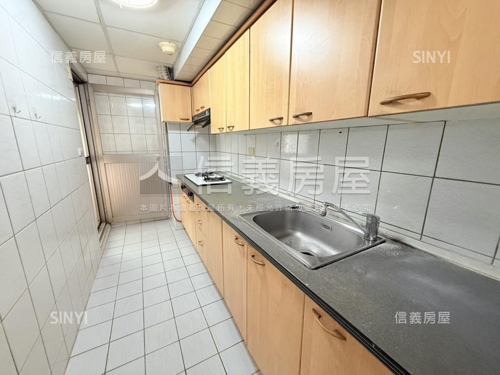 大椰林四房車位美屋房屋室內格局與周邊環境