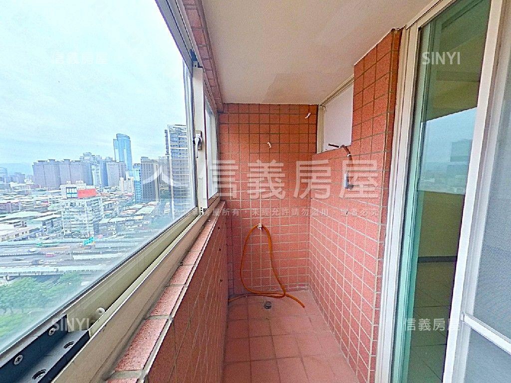 公園大鎮景觀三房車位房屋室內格局與周邊環境