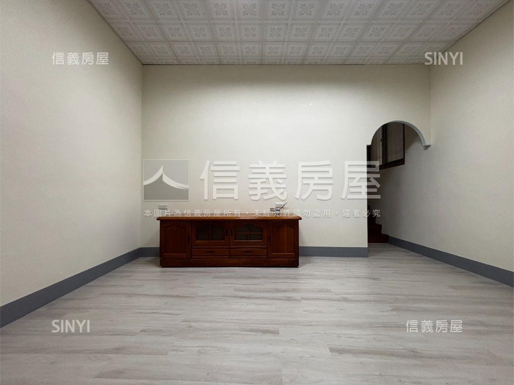 左營翻新美透天房屋室內格局與周邊環境
