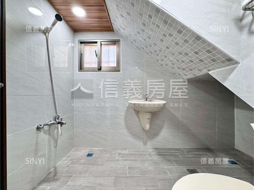 左營翻新美透天房屋室內格局與周邊環境