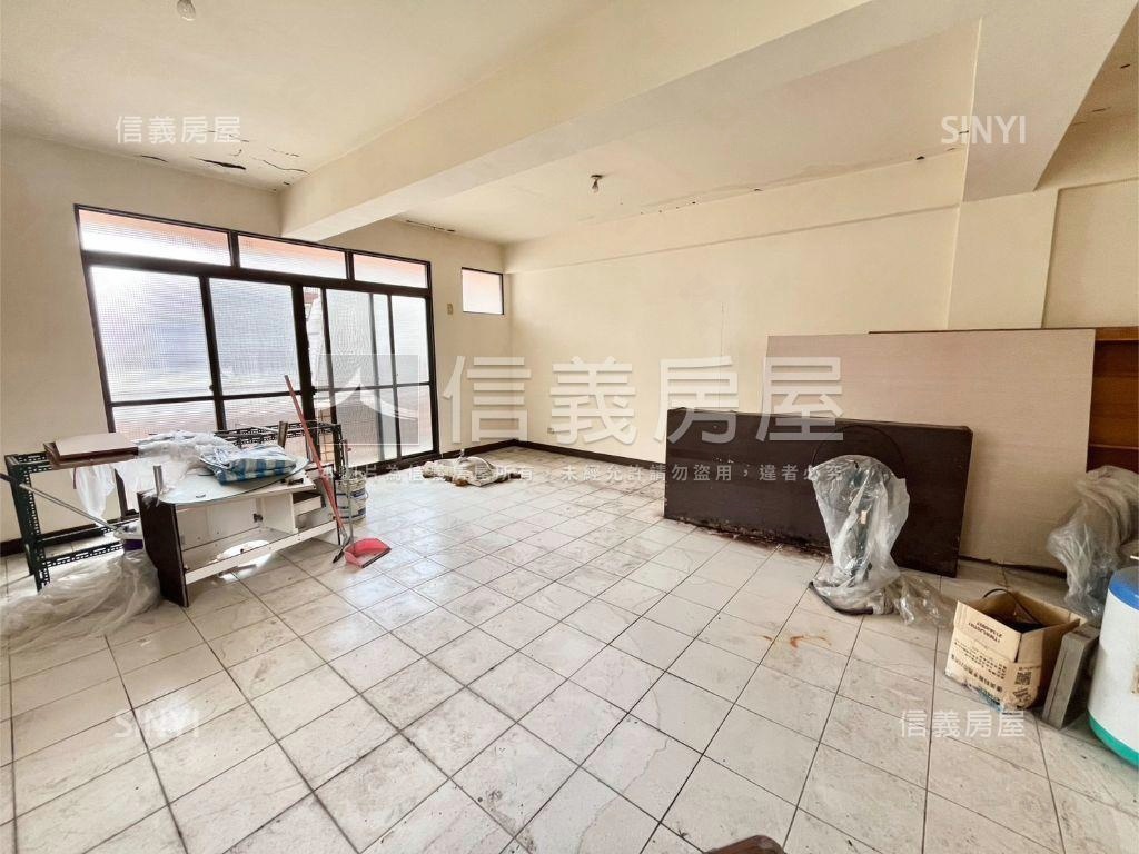 超派＊邊間土地８０坪透天房屋室內格局與周邊環境