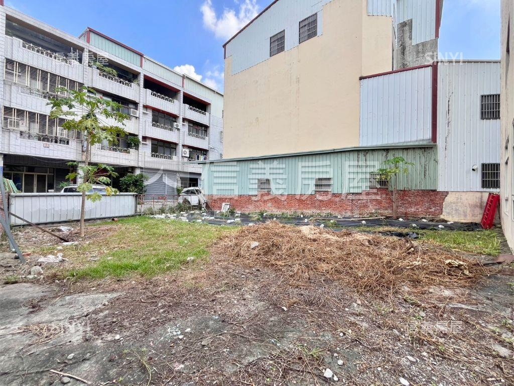 超派＊邊間土地８０坪透天房屋室內格局與周邊環境