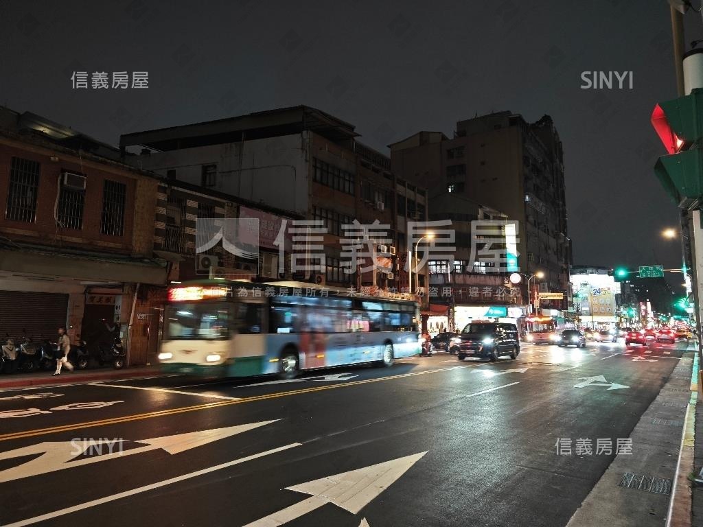 車水馬龍商繁好店房屋室內格局與周邊環境