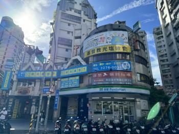 彩虹四樓大器辦公