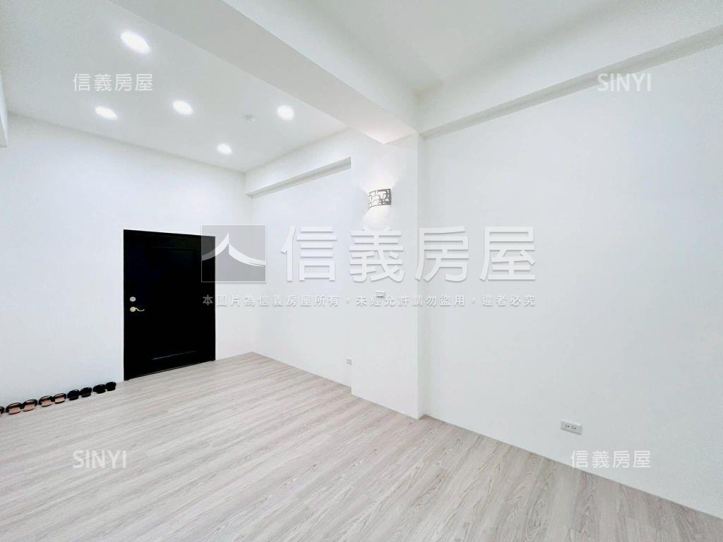 文中路稀有低總價１樓車位房屋室內格局與周邊環境