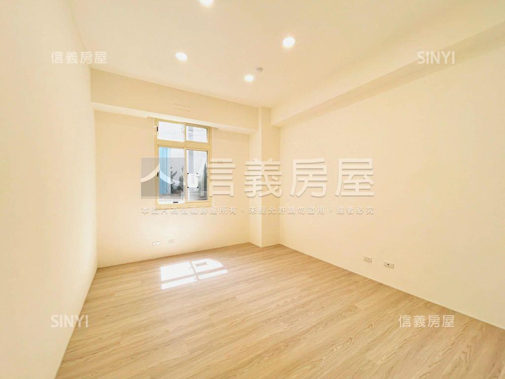 文中路稀有低總價１樓車位房屋室內格局與周邊環境