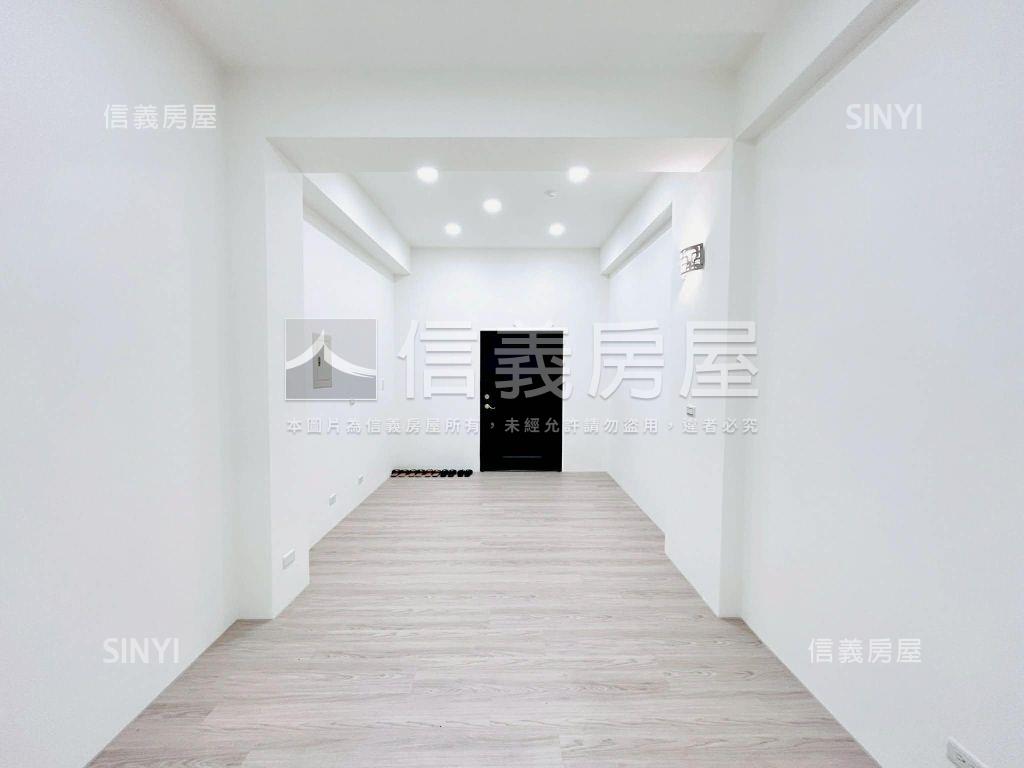 文中路稀有低總價１樓車位房屋室內格局與周邊環境