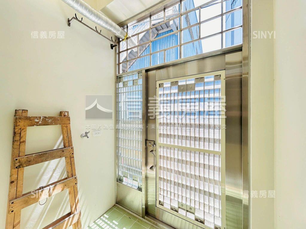 文中路稀有低總價１樓車位房屋室內格局與周邊環境