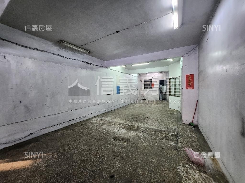 正環河北路稀有金店面房屋室內格局與周邊環境