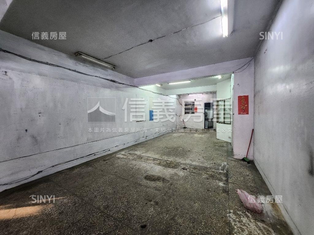 正環河北路稀有金店面房屋室內格局與周邊環境