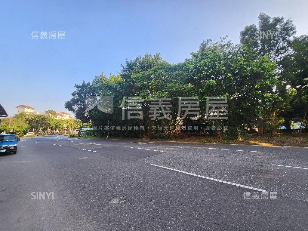 正環河北路稀有金店面房屋室內格局與周邊環境