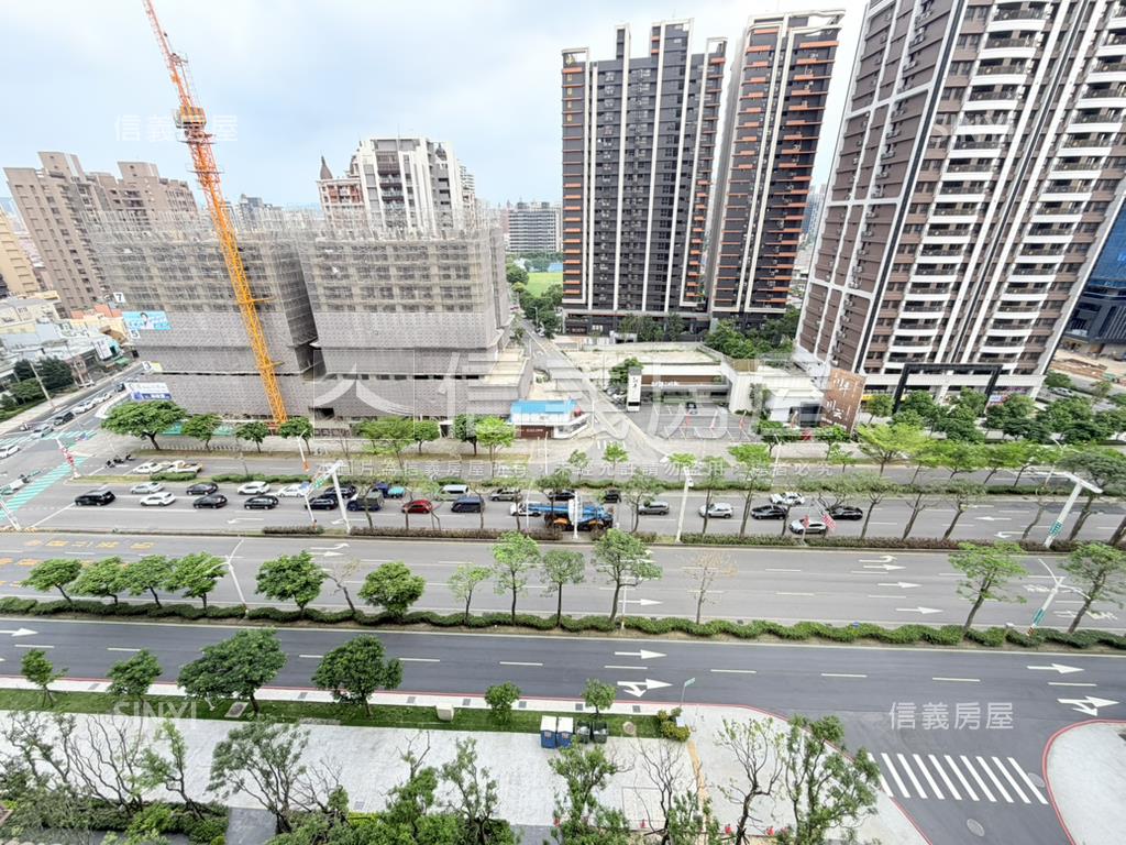 鉑克萊２房２衛平面車位房屋室內格局與周邊環境