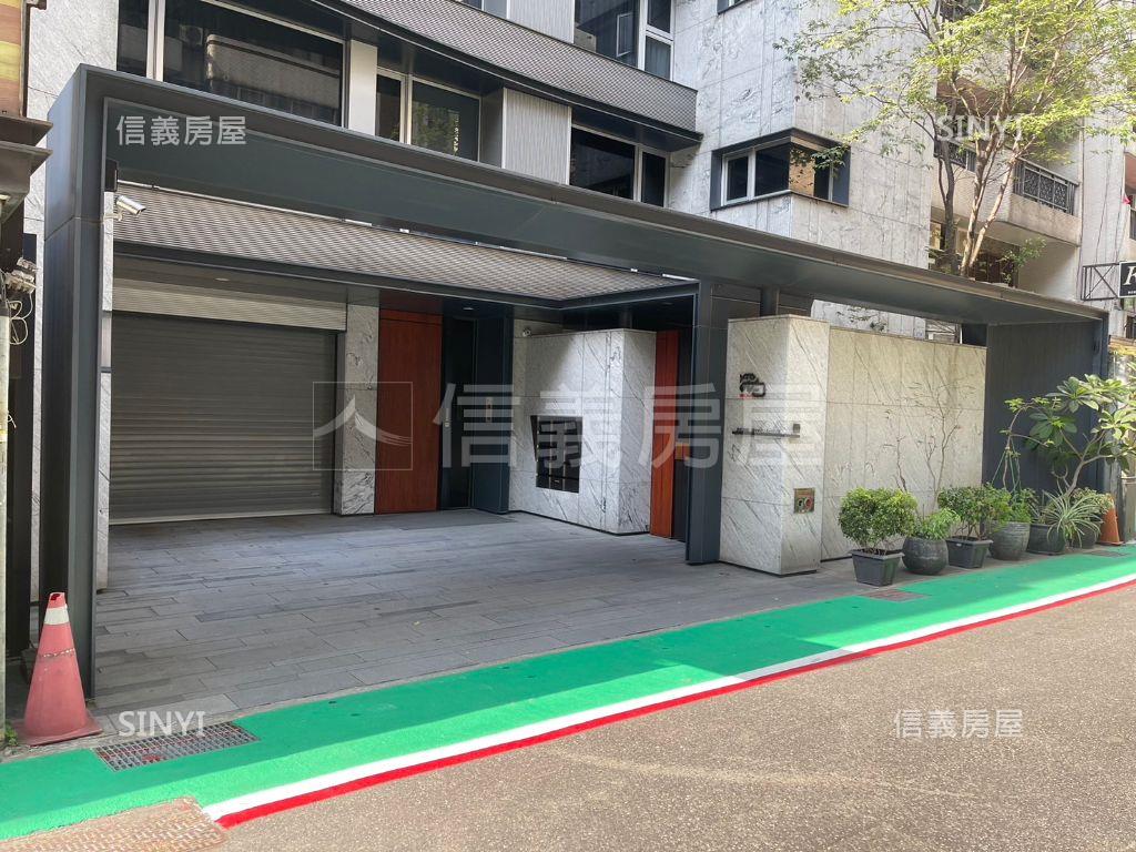 敦化南路機械車位房屋室內格局與周邊環境