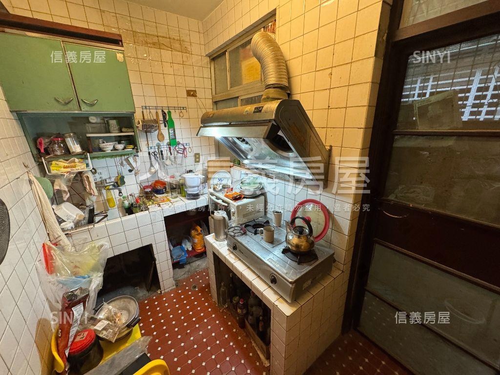 附小龍門黃金三樓房屋室內格局與周邊環境