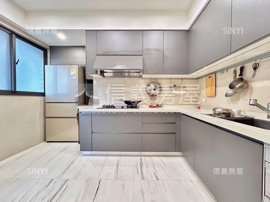 新莊精品大戶含雙車位房屋室內格局與周邊環境